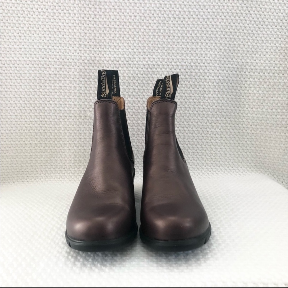 Blundstone Brown Leather Round Toe Chelsea Heeled Pull On Bootie 1673 Size 7.5